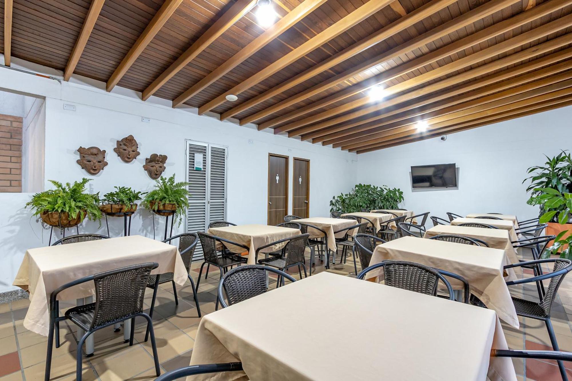 בלו Hotel Prada מראה חיצוני תמונה