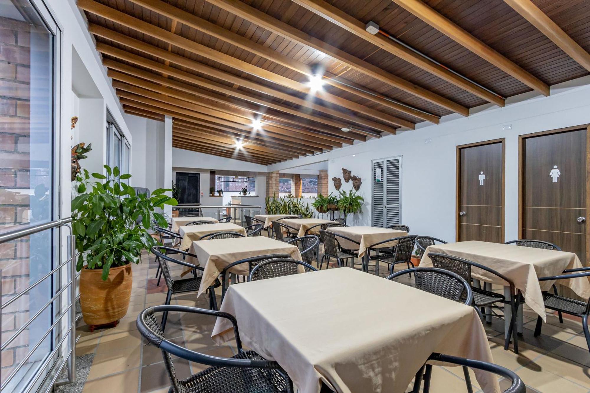 בלו Hotel Prada מראה חיצוני תמונה