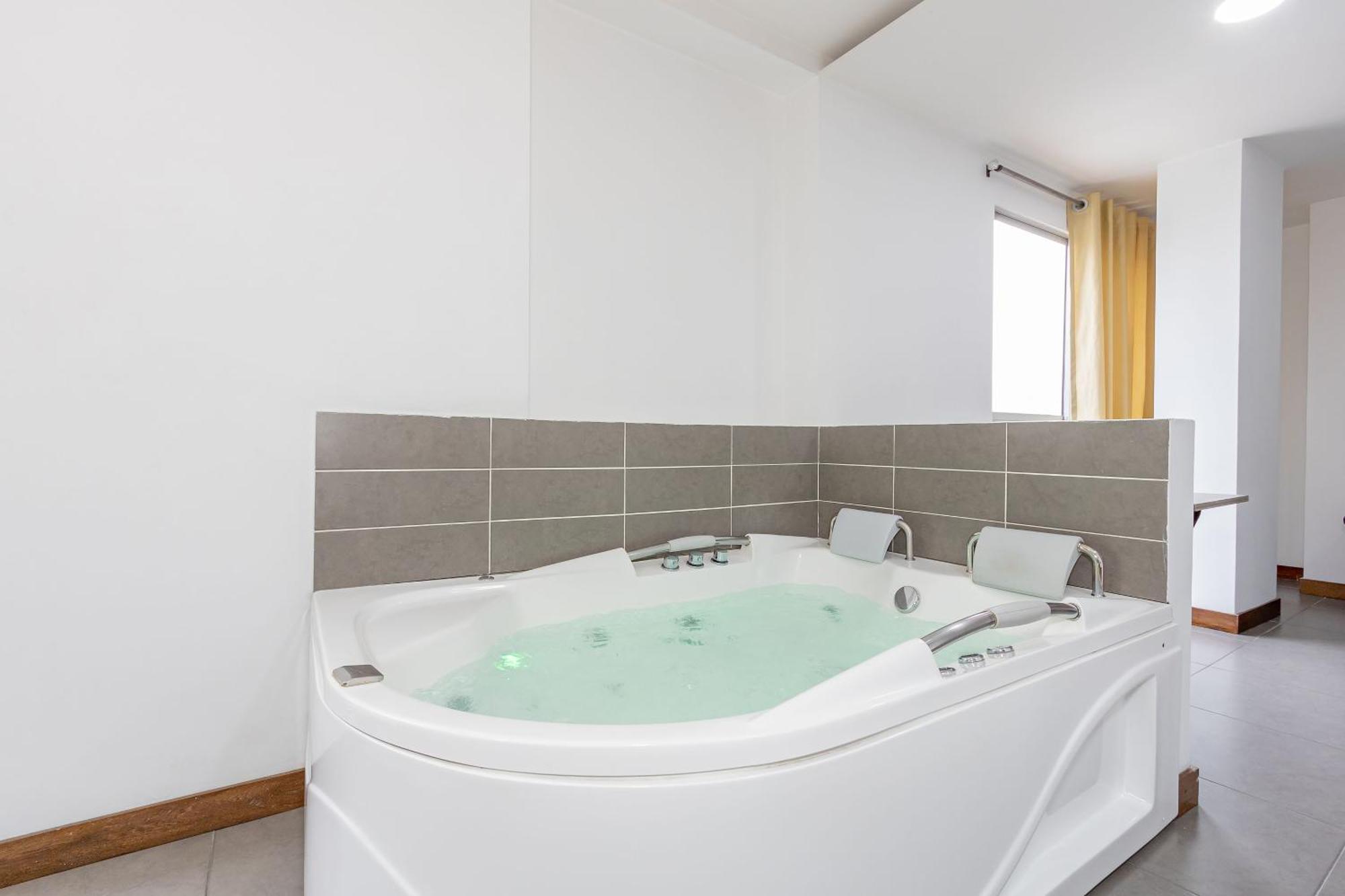 בלו Hotel Prada מראה חיצוני תמונה