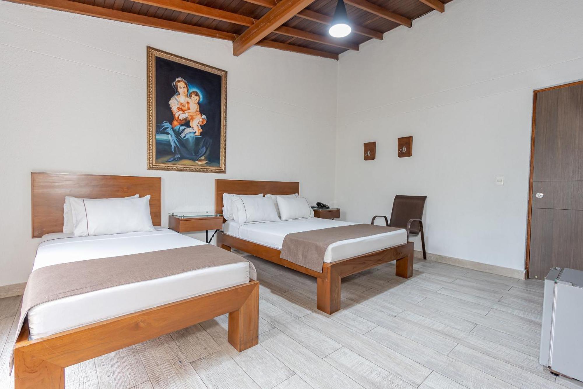 בלו Hotel Prada מראה חיצוני תמונה