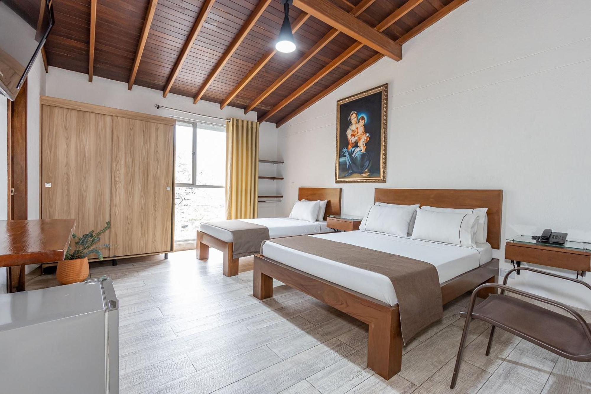 בלו Hotel Prada מראה חיצוני תמונה