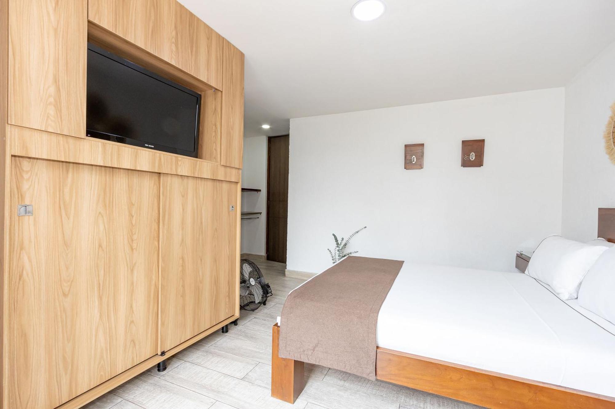 בלו Hotel Prada מראה חיצוני תמונה